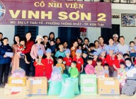 Trường MNTHSP Kon Tum thăm và tặng quà cho các Bé tại Cô nhi viện Vinh Sơn 2, TP Kon Tum Trường MNTHSP Kon Tum thăm và tặng quà cho các Bé tại Cô nhi viện Vinh Sơn 2, TP Kon Tum