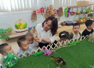 Hoạt động nhận biết tập nói “Con vịt” của nhóm Trẻ A Hoạt động nhận biết tập nói “Con vịt” của nhóm Trẻ A