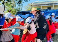 Trẻ khối Lá tham quan doanh trại bộ đội nhân ngày thành lập Quân đội nhân dân Việt Nam 22/12 Trẻ khối Lá tham quan doanh trại bộ đội nhân ngày thành lập Quân đội nhân dân Việt Nam 22/12