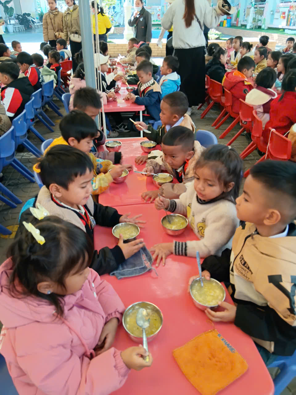 z7415441517304_12418bcac35d60d980c9a94d534de323