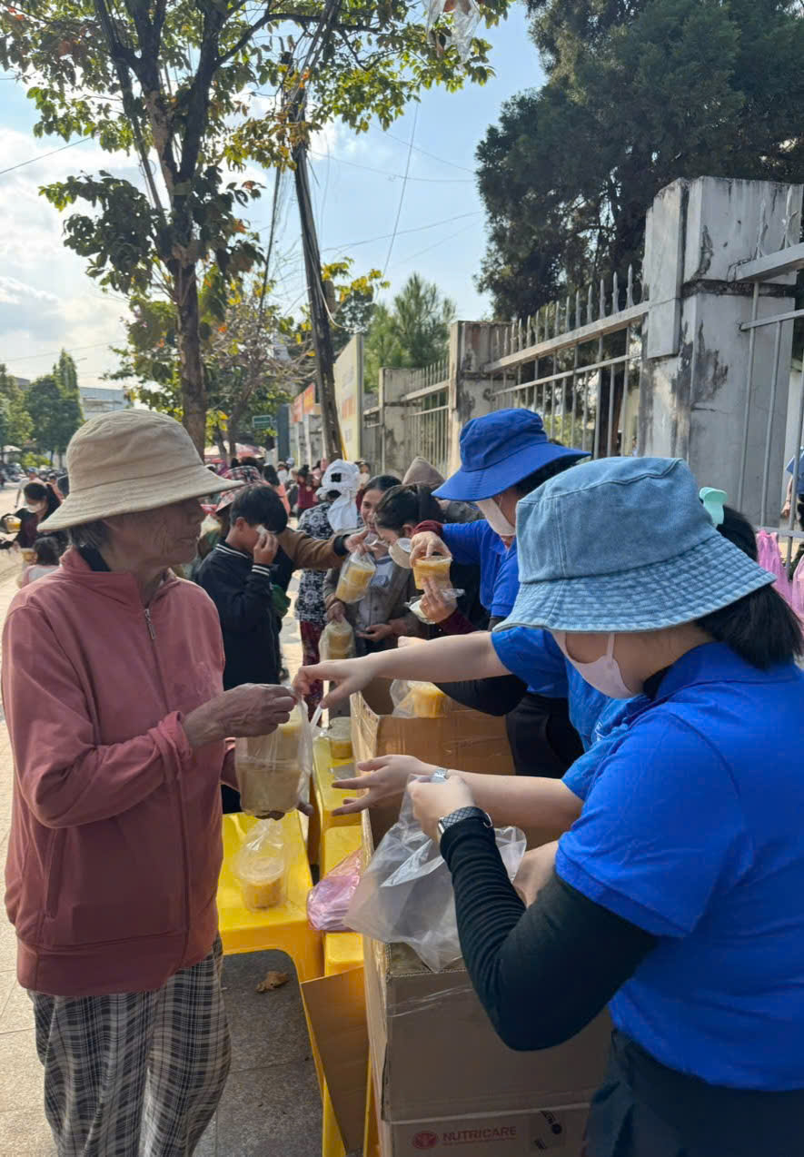 z7646981684212_d0f16b917a814658cae192ca80f9ae30