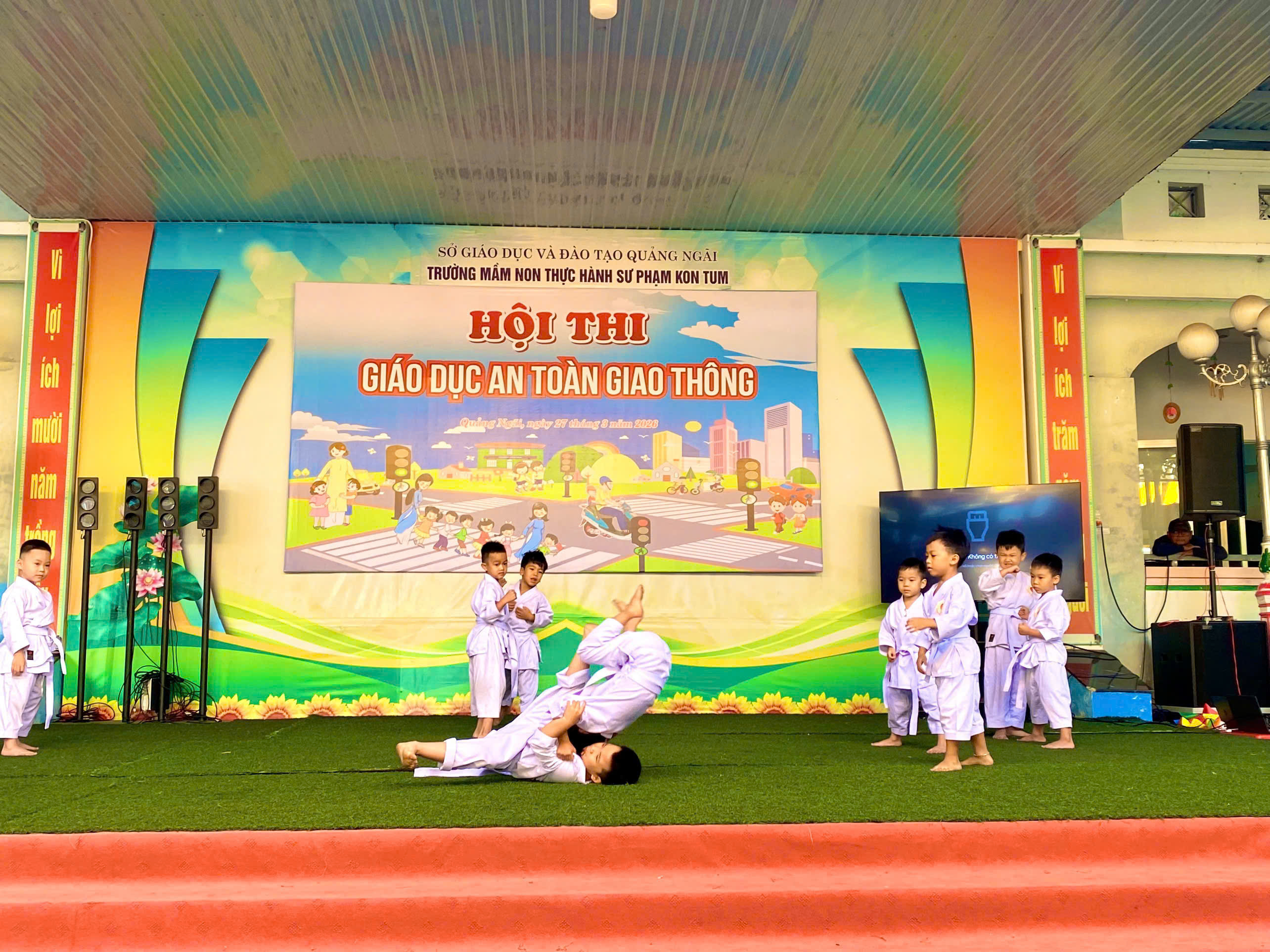 z7665773945553_346452de636fe41ec11f9f544ac88378